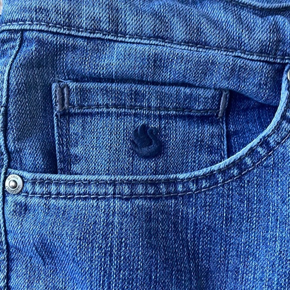 Gloria Vanderbilt women’s plus size 16W jeans - Picture 2 of 5